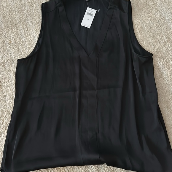 NEW WITH TAGS Banana Republic soft satin sleeveless v-neck top - Picture 4 of 4